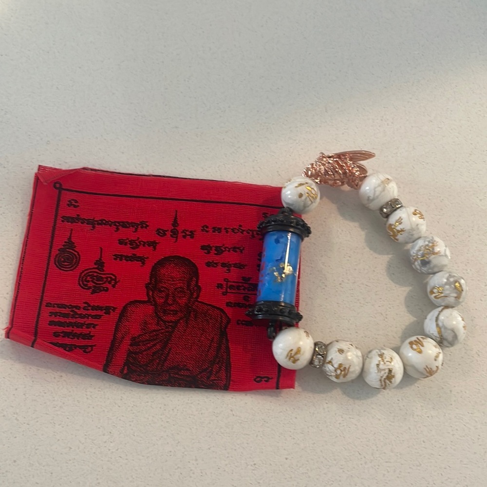 Amulet Thai Protection Amulet prosperity and amicable